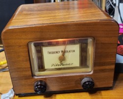 Pilot -T601 FM 진공관 튜너(1947년)